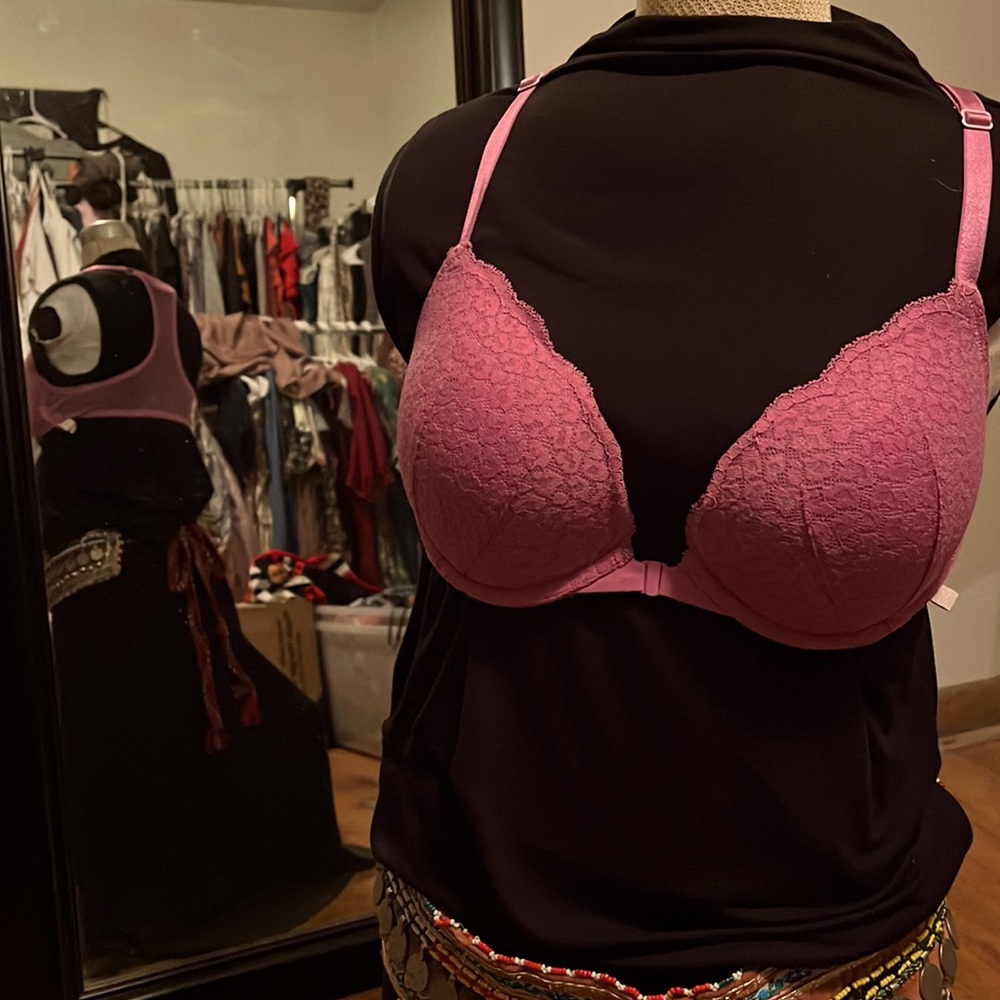 Pink Victoria’s Secret front close push up  new with tags 36C